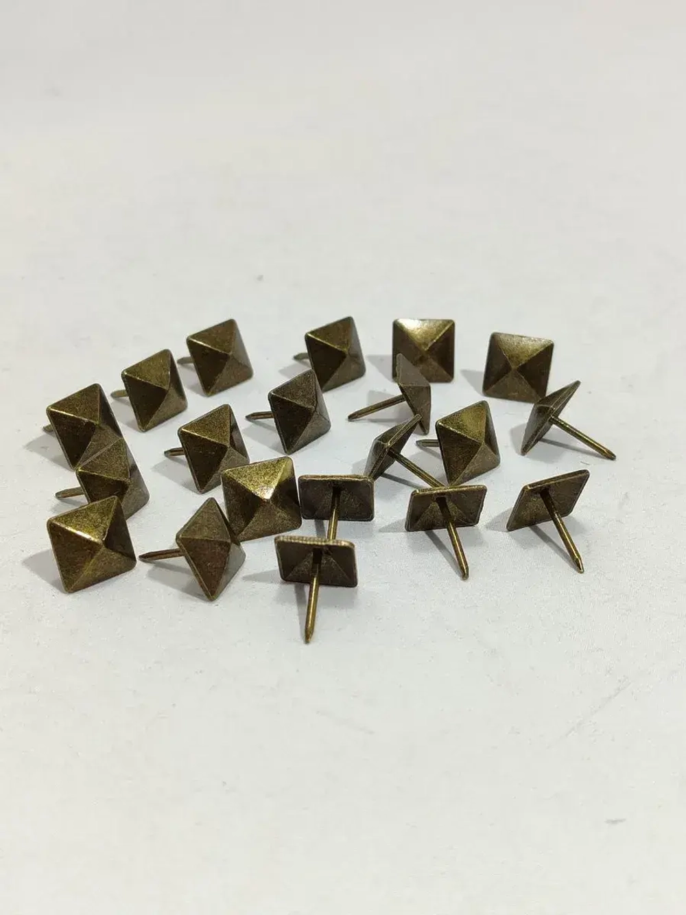 Гвозди обивочные декоративные под старину с большой шляпкой