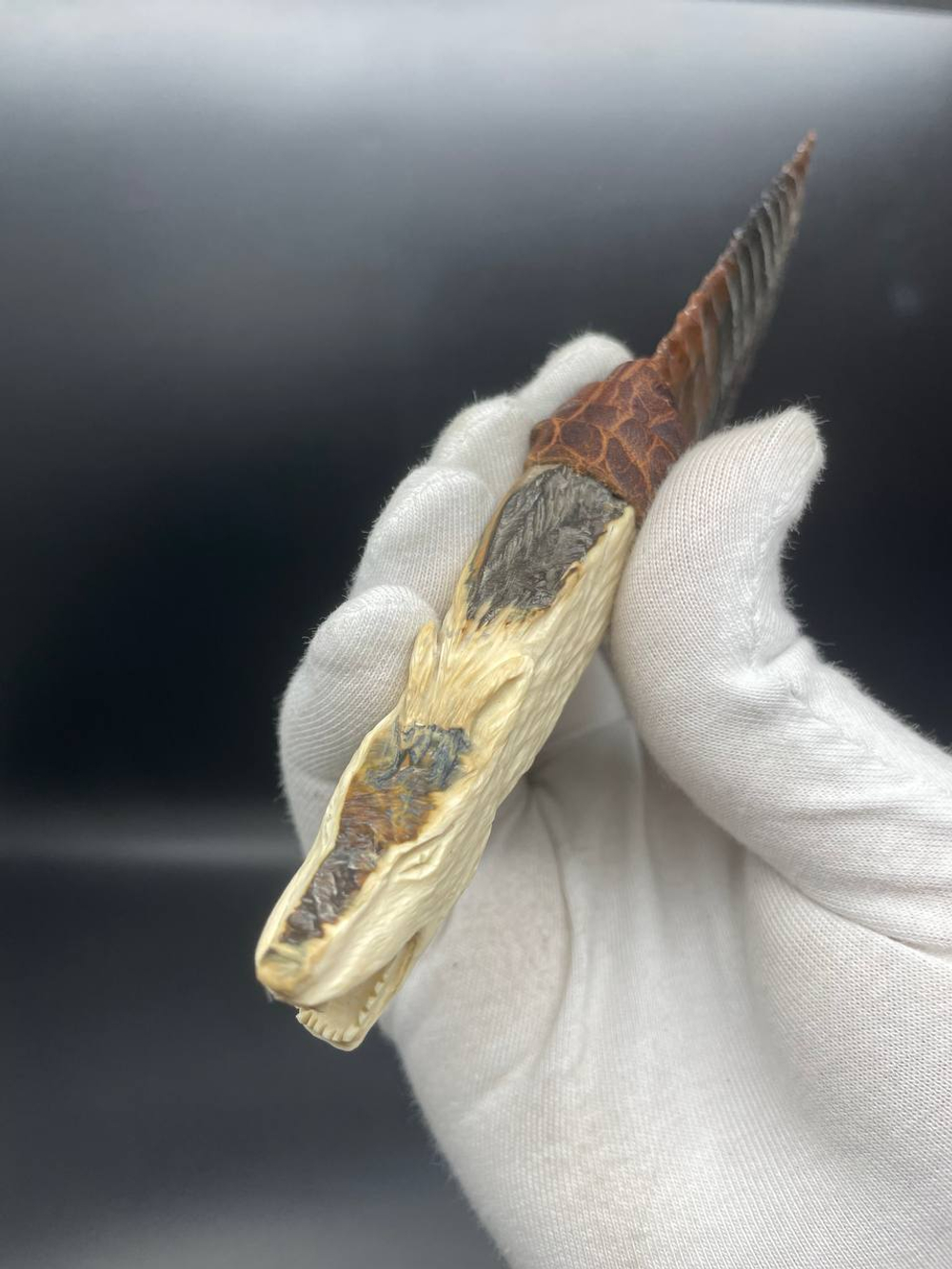 Бивень мамонта с гравировкой волка 15 см