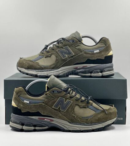 New Balance 2002R