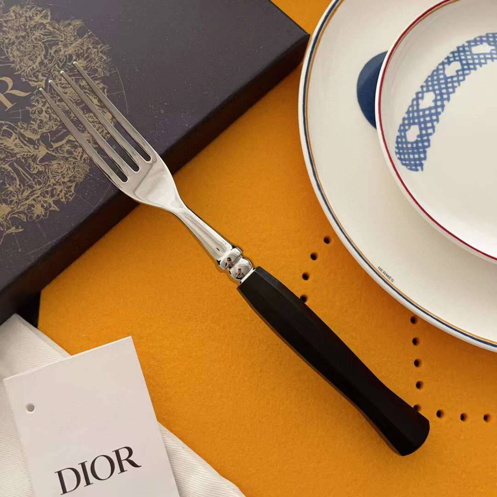 Набор столовых приборов Dior