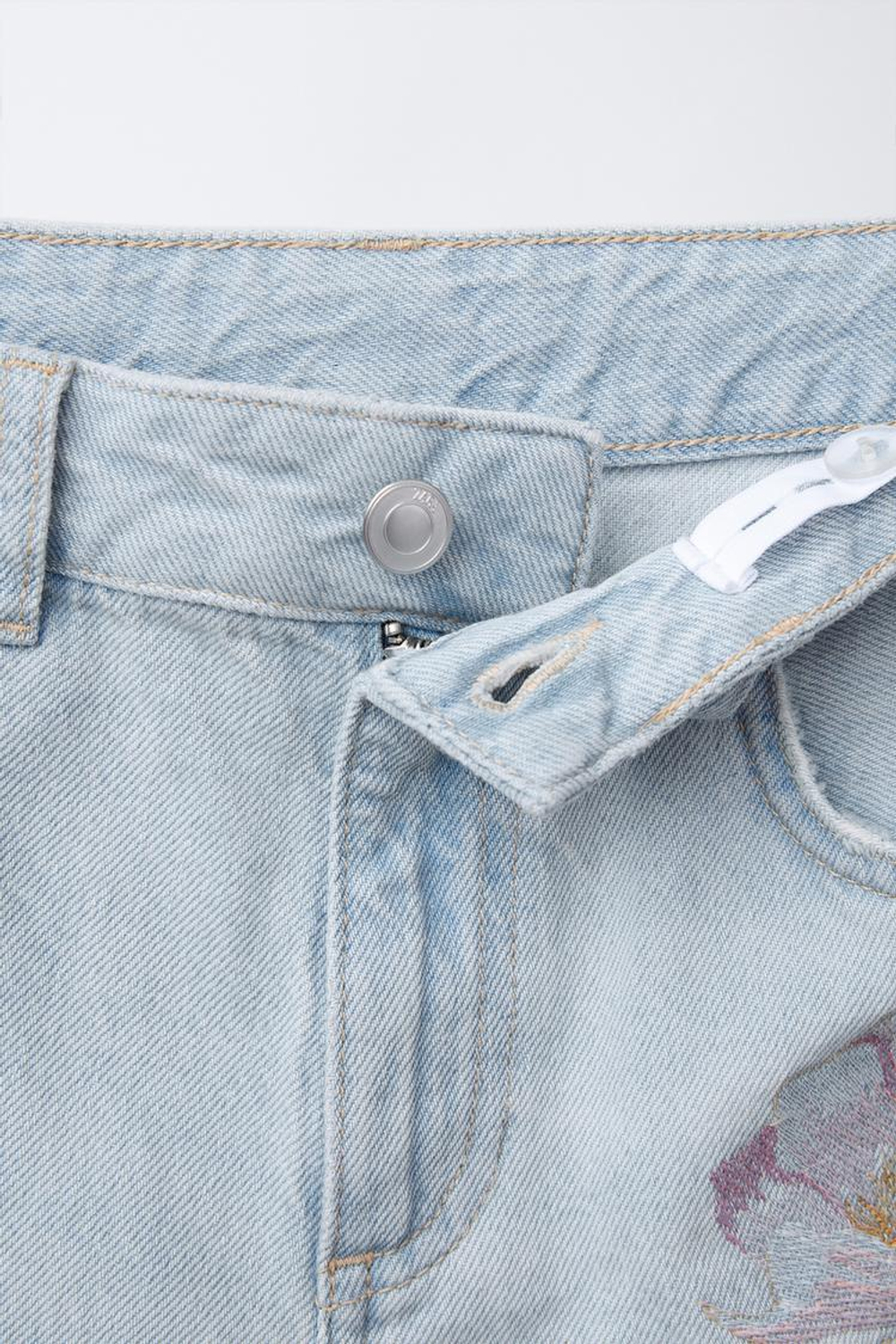 ZARA ДЖИНСЫ WIDE LEG С ЦВЕТОЧНОЙ ВЫШИВКОЙ, ГОЛУБОЙ