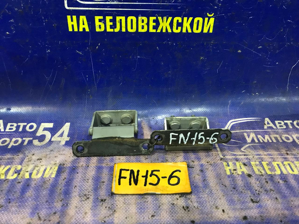 Петля багажника NISSAN PULSAR 2000