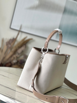 Louis Vuitton Capucines GM Souple