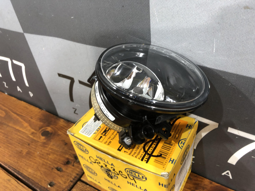 ПТФ передняя правая Volkswagen Touran 1 03-10 Новая Оригинал 1N0010151021