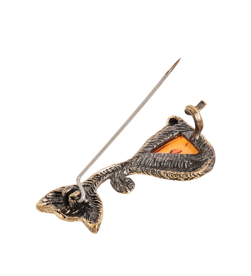 AM-1638 Брошь «Кошка Треугольник» (латунь, янтарь)