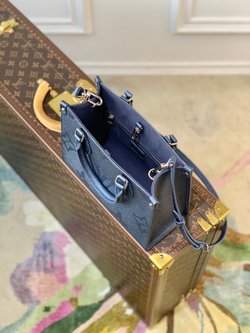 Louis Vuitton Onthego PM