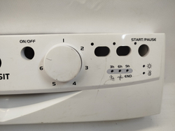 474 Пластиковая панель для посудомоечной машины Indesit DSR 15B3 б/у