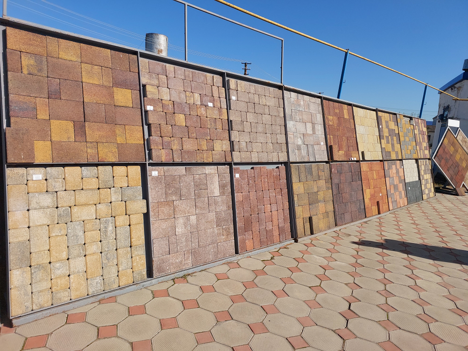 Большой выбор тротуарной плитки и элементов благоустройства