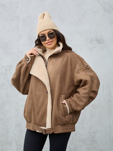 Коричневая дубленка с воротником