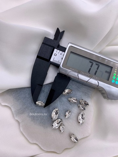 Пришивные стразы в цапах лодочка