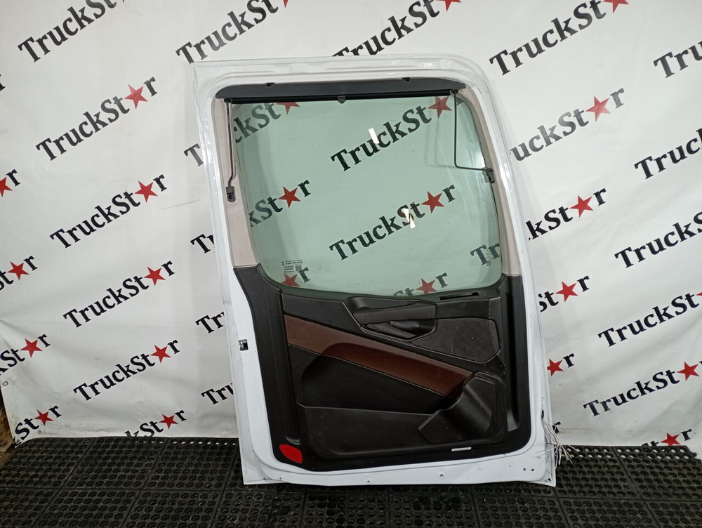 Дверь левая 2022г.