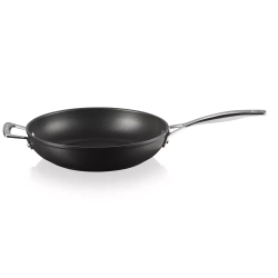Le Creuset - Сковорода PRO с антипригарным покрытием 28см / артикул   51101280010202  / GTIN 630870273015