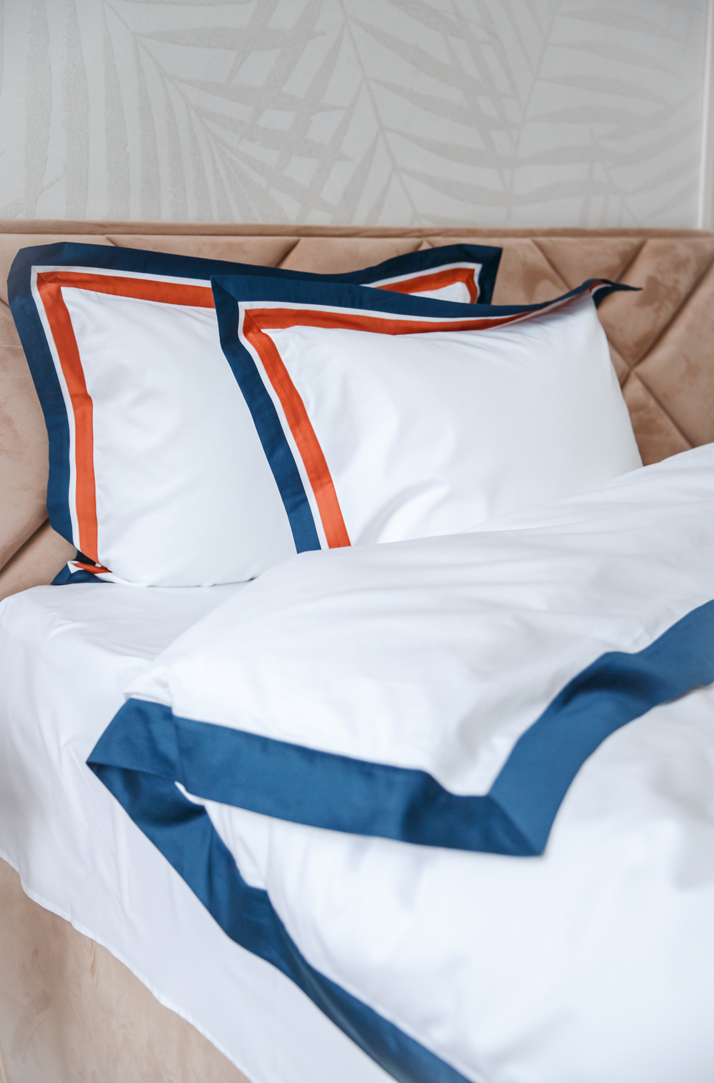 Постельное белье 2 спальное евро Сlaire&Caroll Jacqueline белое с темно-синим кантом