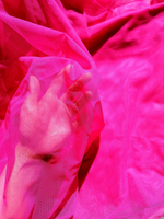 Сетка неэластичная фуксия отрез 20*25 см