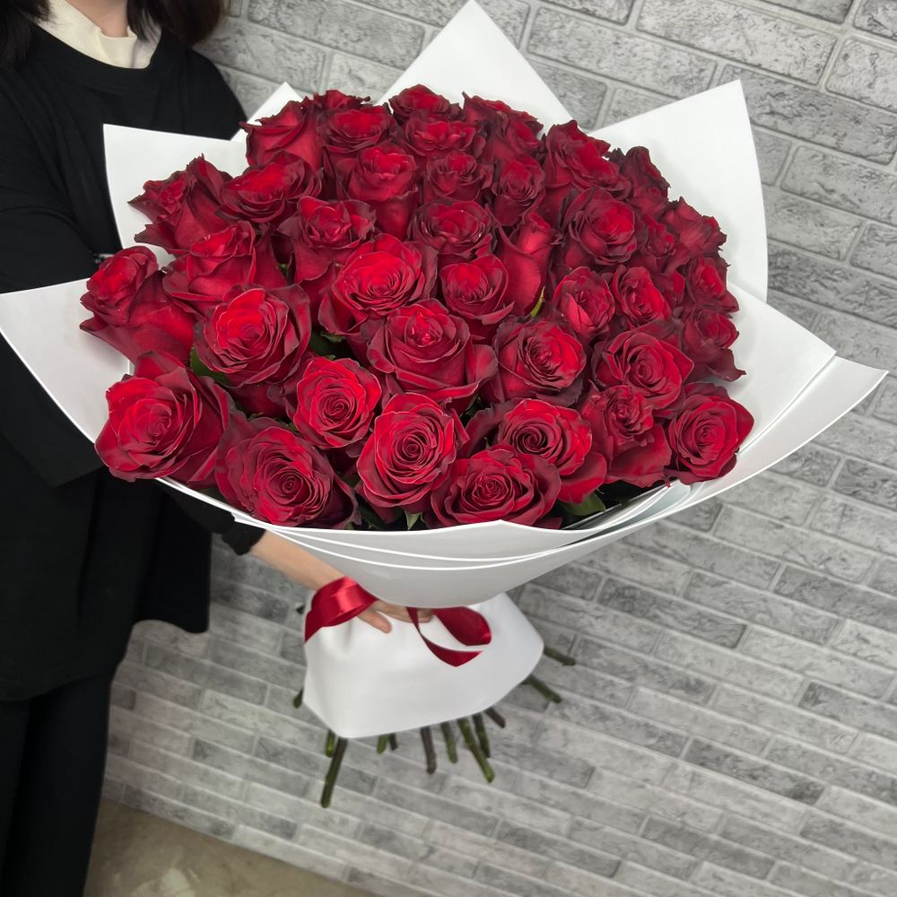Букет из 45 бордовых роз