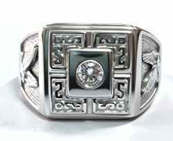 Ювелирное мужское кольцо из серебра 925 пробы с фианитом,размер 22.5