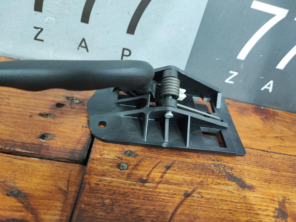 Ручка двери внутренняя Hummer H2, Tahoe 2 Б/У Оригинал 15186042