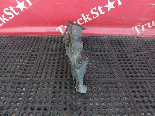 Кронштейн усилителя бампера левый 2020г