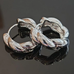 Серьги Oubi Yabi «Shine Twist Hoops» Silver