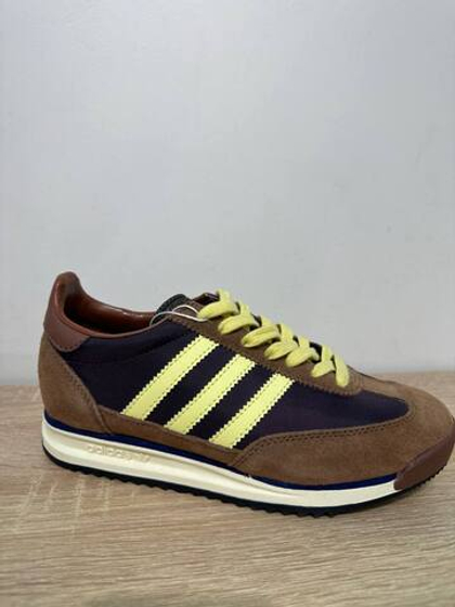 Кроссовки из натуральной замши