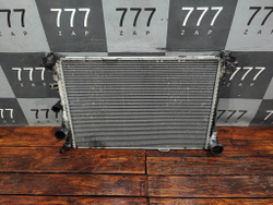 Радиатор двигателя Mercedes E (W212) C (W204) Б/У Оригинал A0995002703