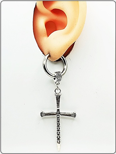 Серьга кольцо "Крест с черепами".