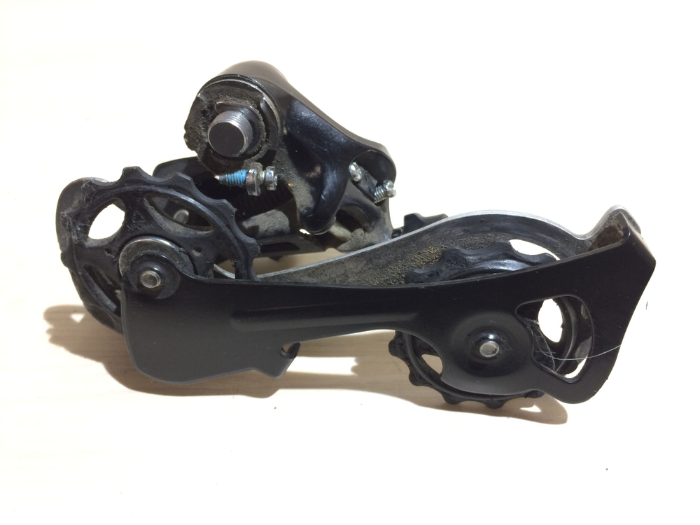 Задний переключатель Shimano Alivio 8ск