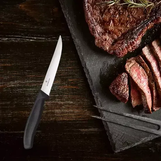 Кухонный нож Victorinox Мод. SWISS CLASSIC STEAK AND PIZZA GOURMET #6.7933.12 (12см)