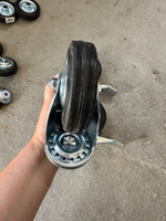 Колесо промышл. поворот. болт креплен.с тормоз (М12) 100мм (SCTB42)