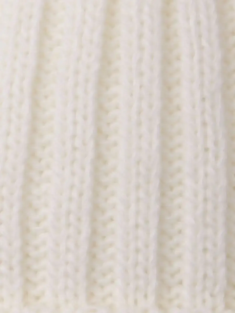 Шапка зимняя вязаная и снуд