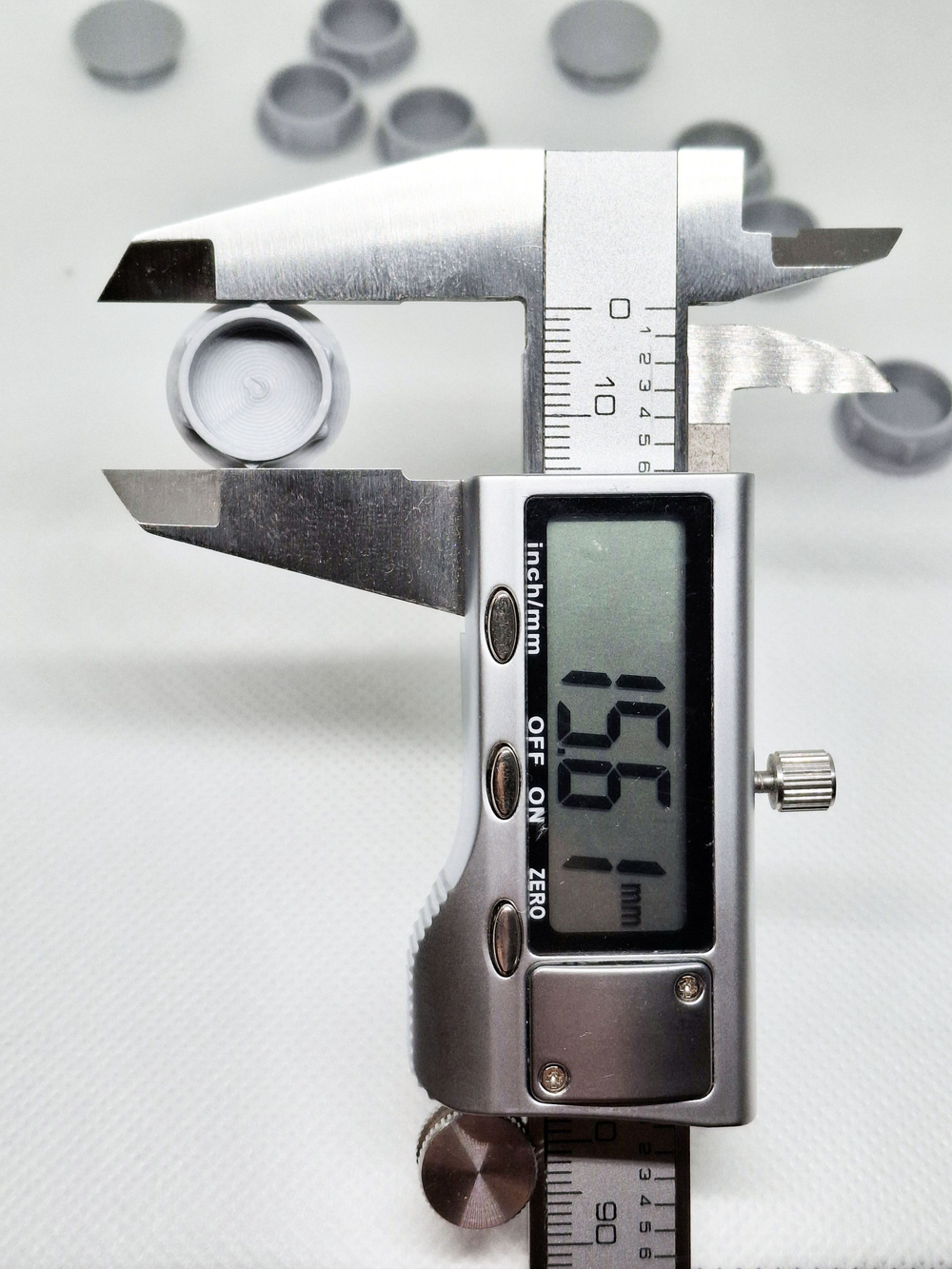 Заглушка пластиковая для отверстий D 15 мм - 50 шт. (Черный)