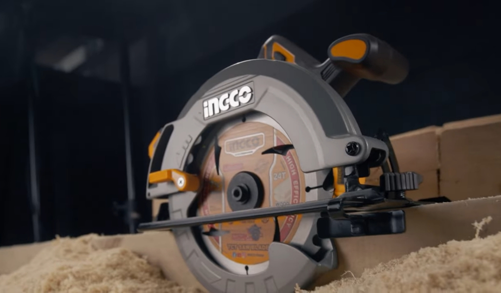 Аккумуляторная циркулярная пила INGCO CSLI18511 INDUSTRIAL 20 В 185 мм 1x4 Ач