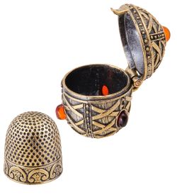 Народные промыслы AM-3788 Шкатулка «Яйцо с наперстком» (латунь, янтарь)