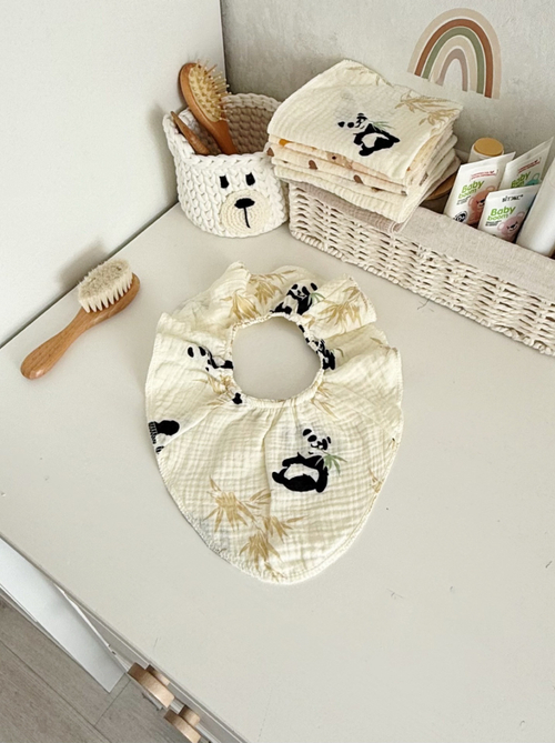 Муслиновый нагрудник Панды