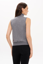 23393 Жилет женский (серый)