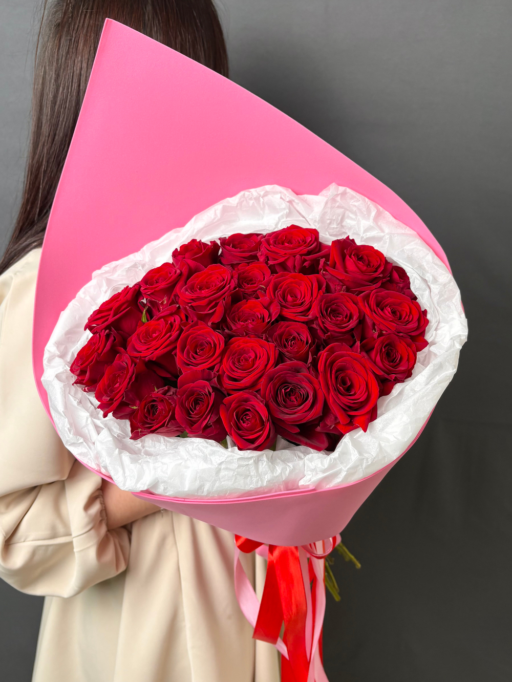 25 красных роз 50 см