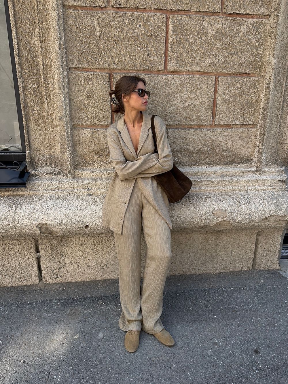 костюм MIO темный экрю