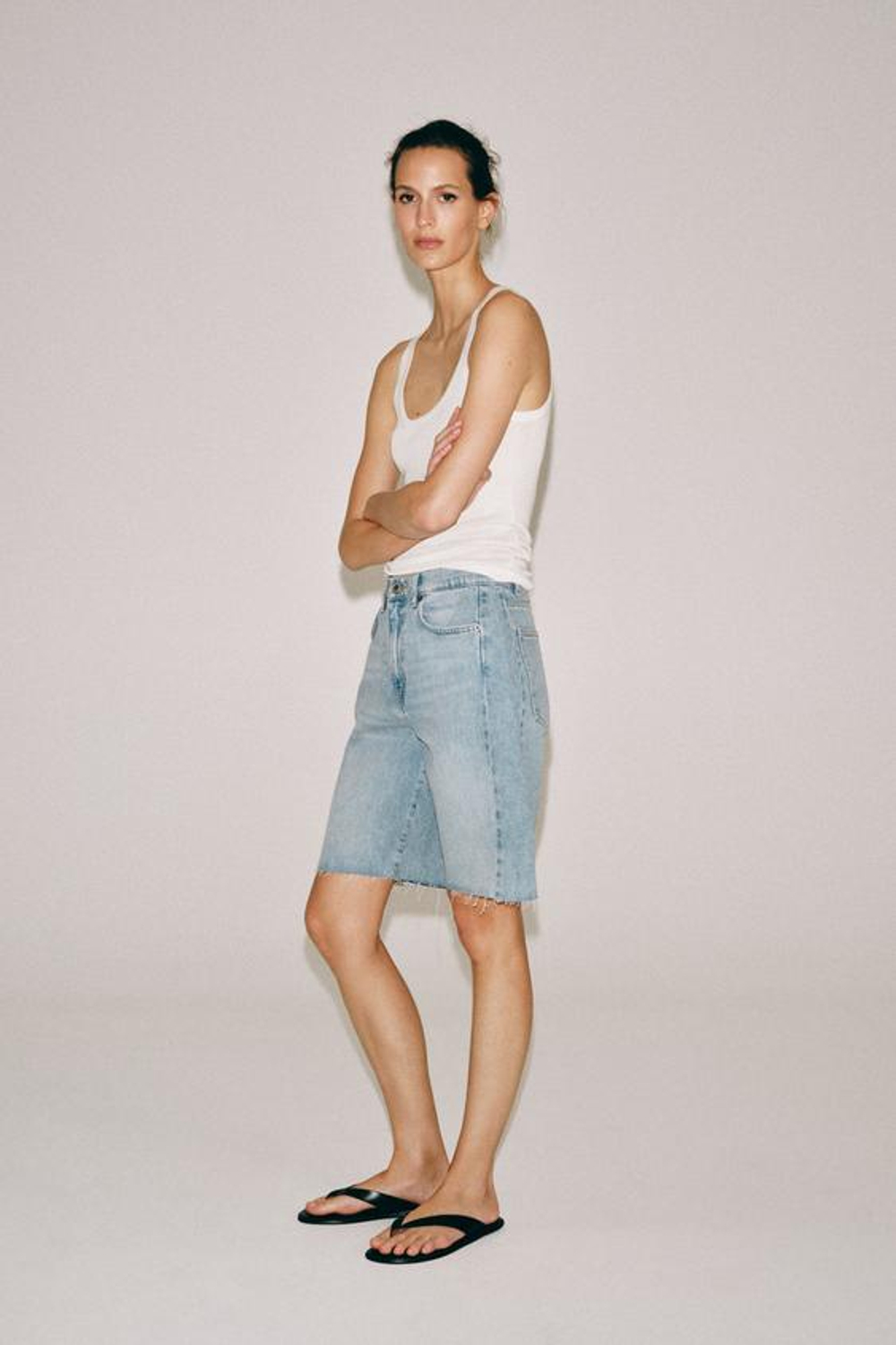 ZARA ДЖИНСОВЫЕ ШОРТЫ RELAXED СО СРЕДНЕЙ ПОСАДКОЙ — ZW COLLECTION, ЛИНЯЛЫЙ СИНИЙ