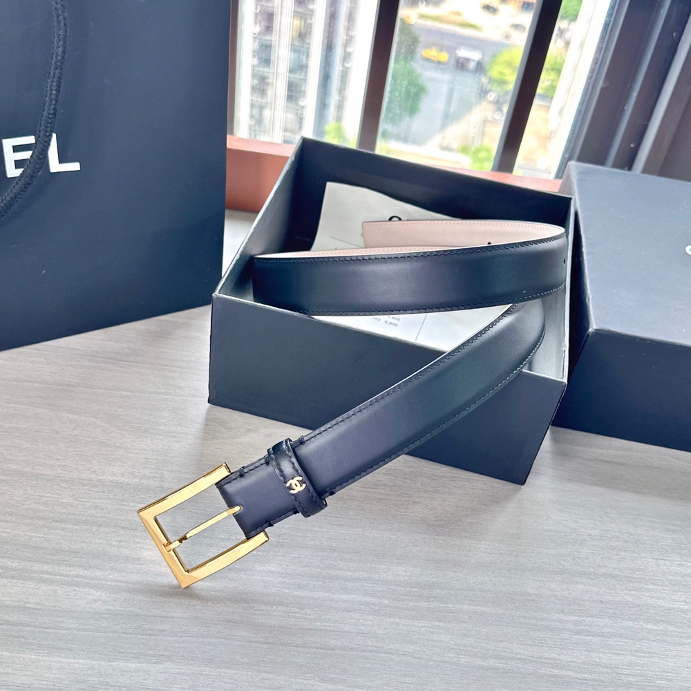 Ремень из гладкой телячьей кожи