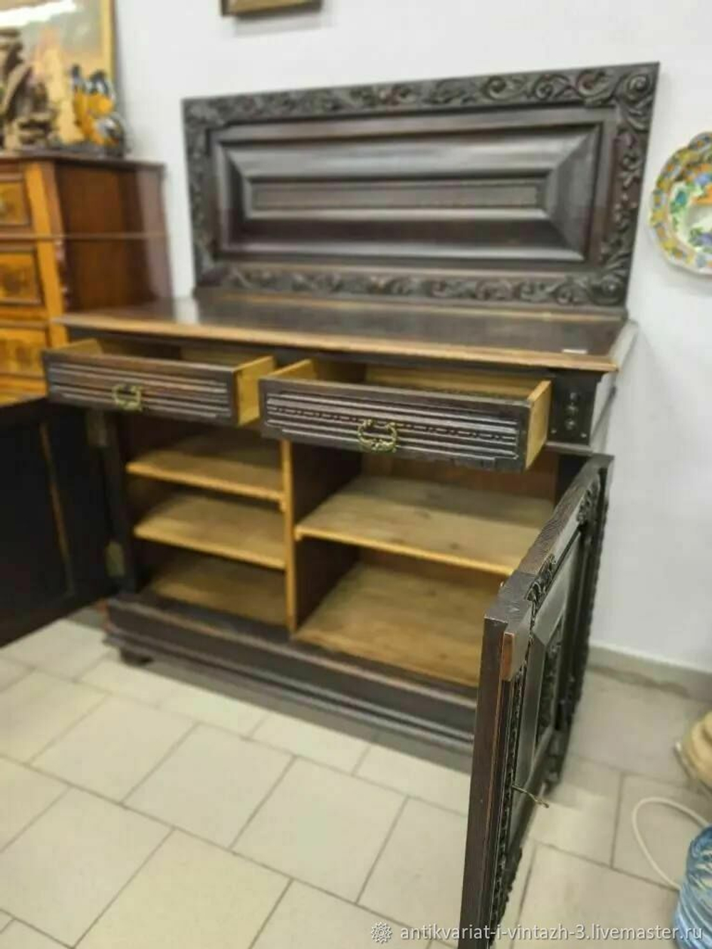 Старинный комплект мебели