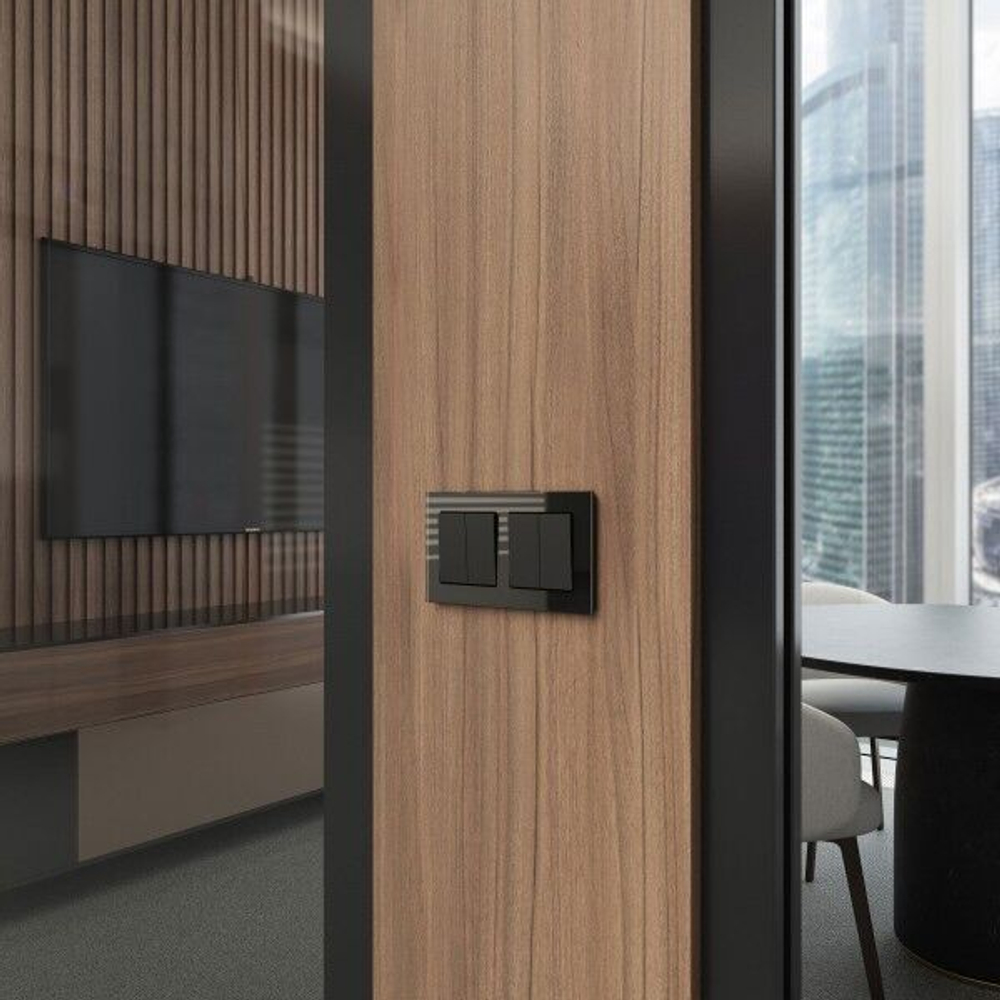 Перекрестный выключатель двухклавишный (чёрный)