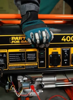 Электрогенератор бензиновый PARTNER FOR GARDEN 4000 Е (4.875 кВа полная мощность, 220 В / 12 В, 3/3.5 кВт, 50 Гц, 7 л.с, ЭЛЕКТРОСТАРТЕР + АКБ)