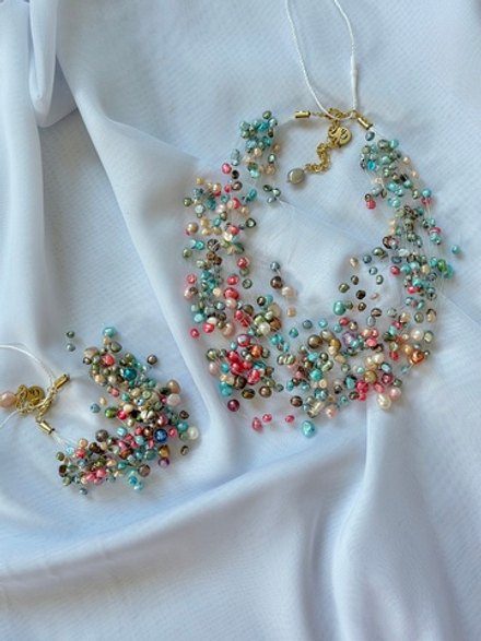 Браслет "Фруже" нити натурального цветного тонированного жемчуга на леске, оттенок золото