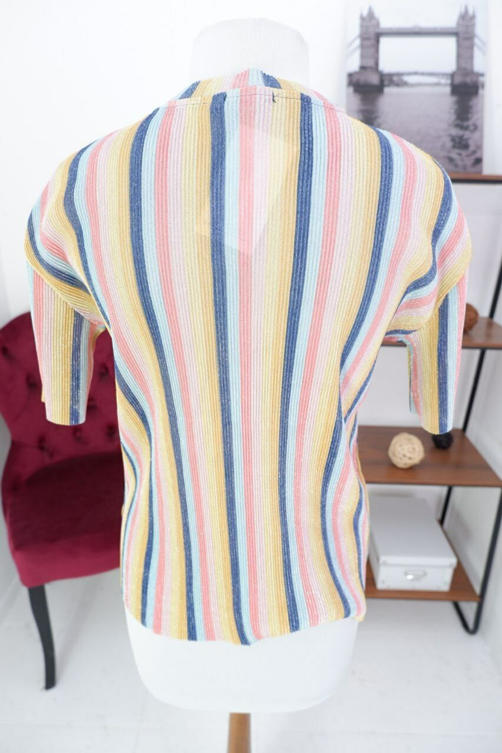 Футболка Bershka красивая 44 размер