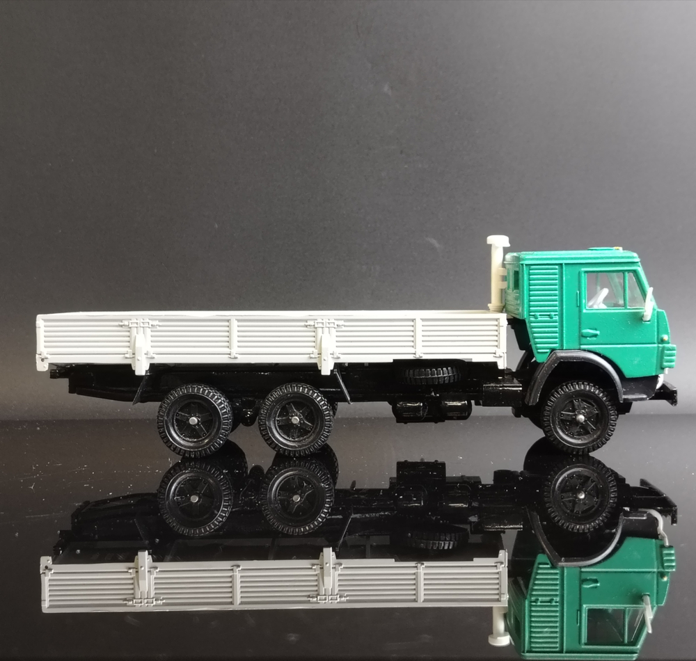 Модель автомобиля "Камаз - 53212" в масштабе 1:43 Изготовитель "Арек" г. Казань, металл, пластик, картон, СССР, 1970-1991 гг.