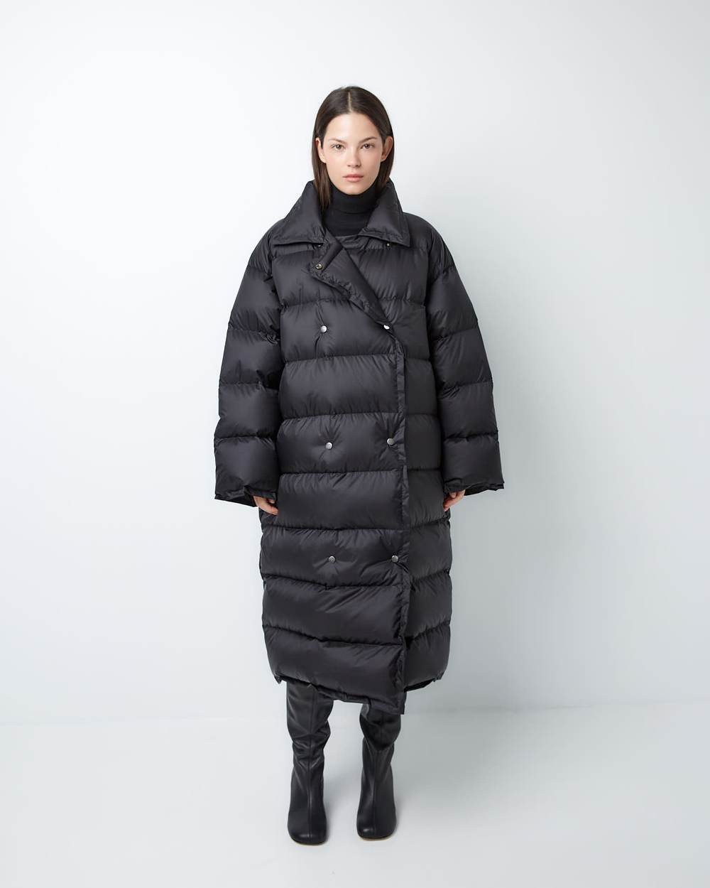 Пуховик двубортный из итальянского нейлона черный