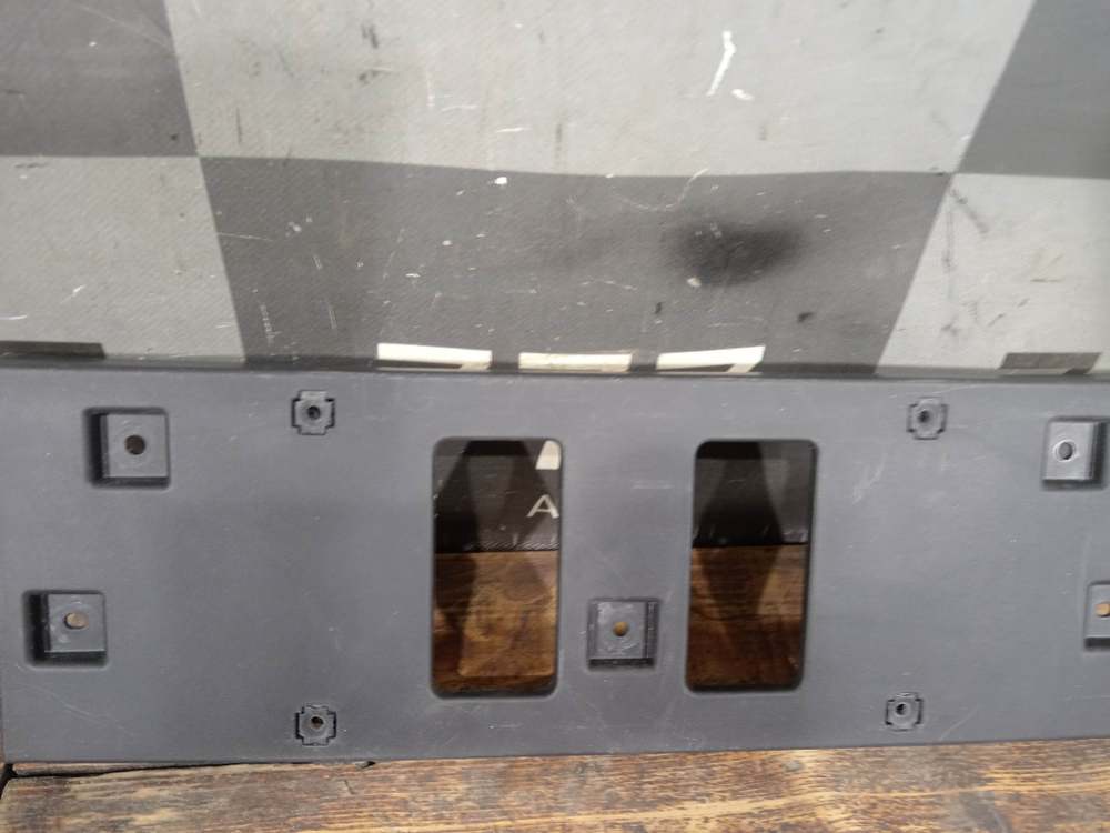 Площадка гос. номера передняя Haval F7 2, F7x 2 24-нв Б/У Оригинал 2807100XKN02A