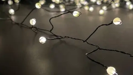 Гирлянда Капли 600 белых макро ламп, 1500 см., зеленый провод, Luca (84915)