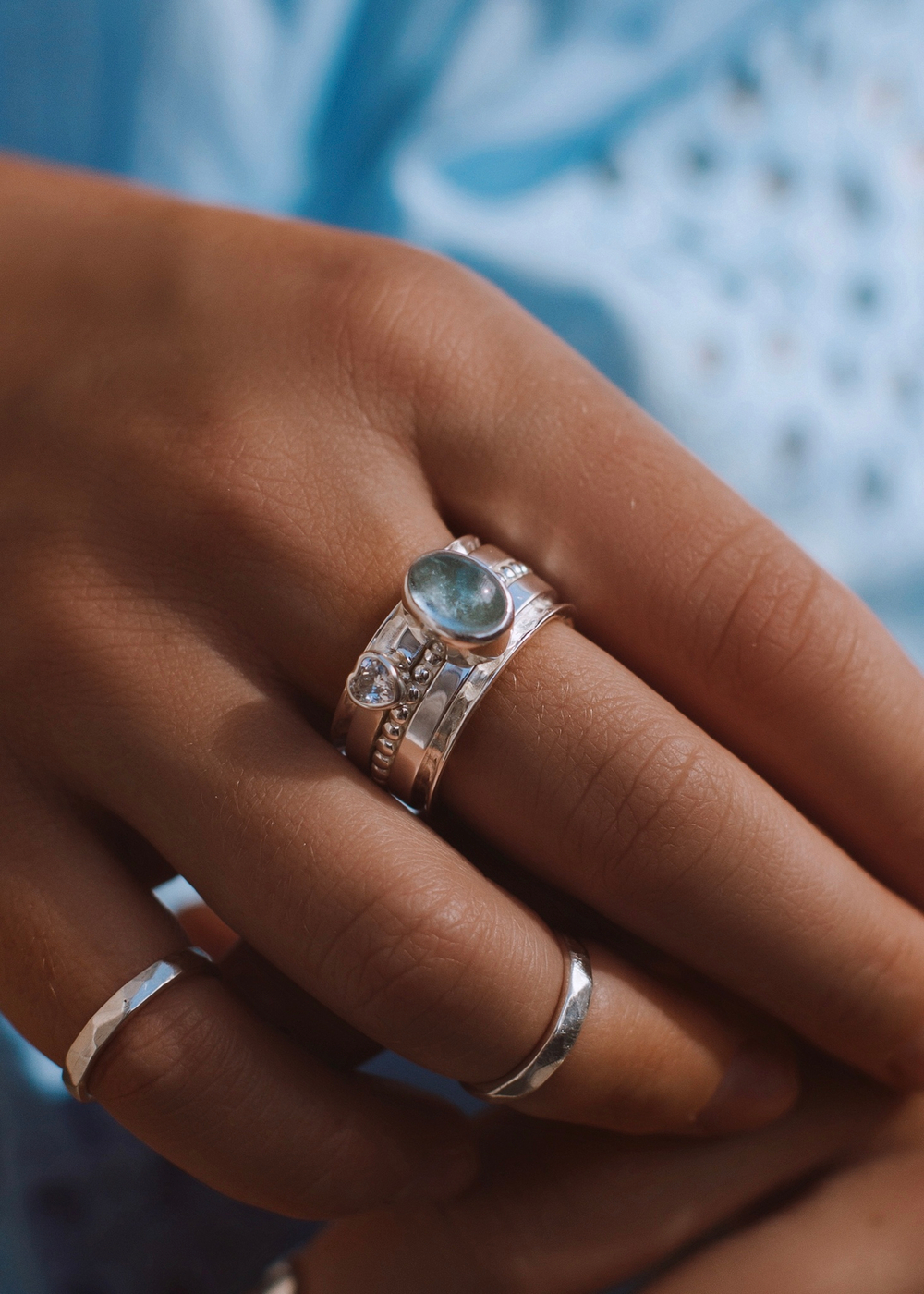 Кольцо «Мозаик» с овальным аквамарином и сердечком белый циркон