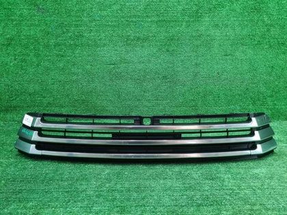 Решетка переднего бампера Highlander 3 U50 (16-19)